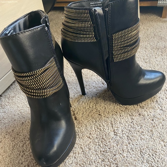 Call It Spring black heeled ankle boots with goldish silver chains - Picture 2 of 2